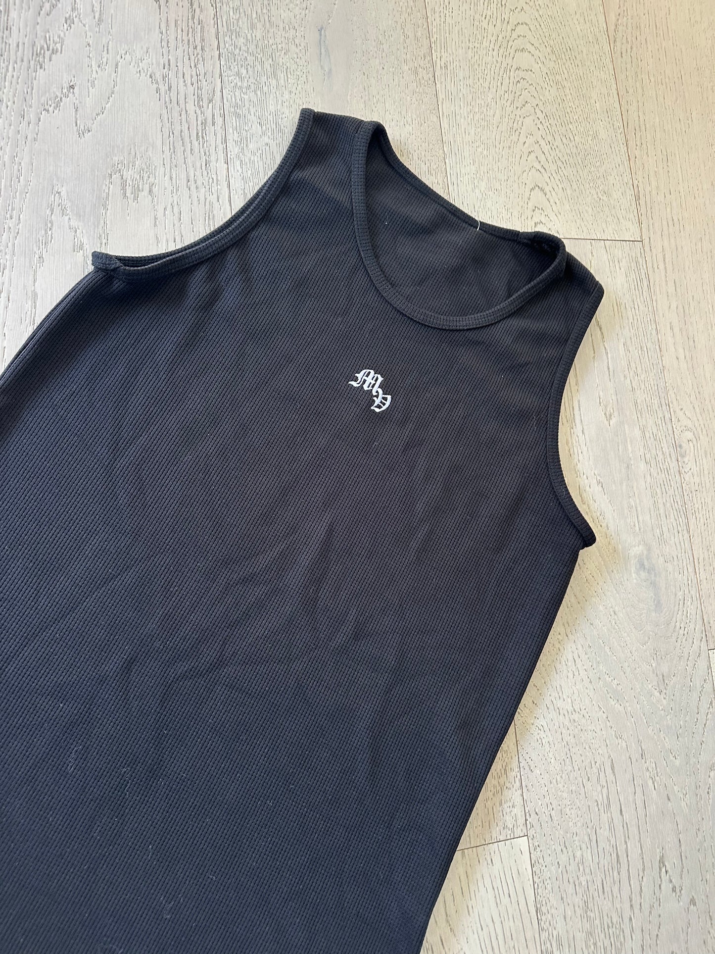 Fitted waffle tank