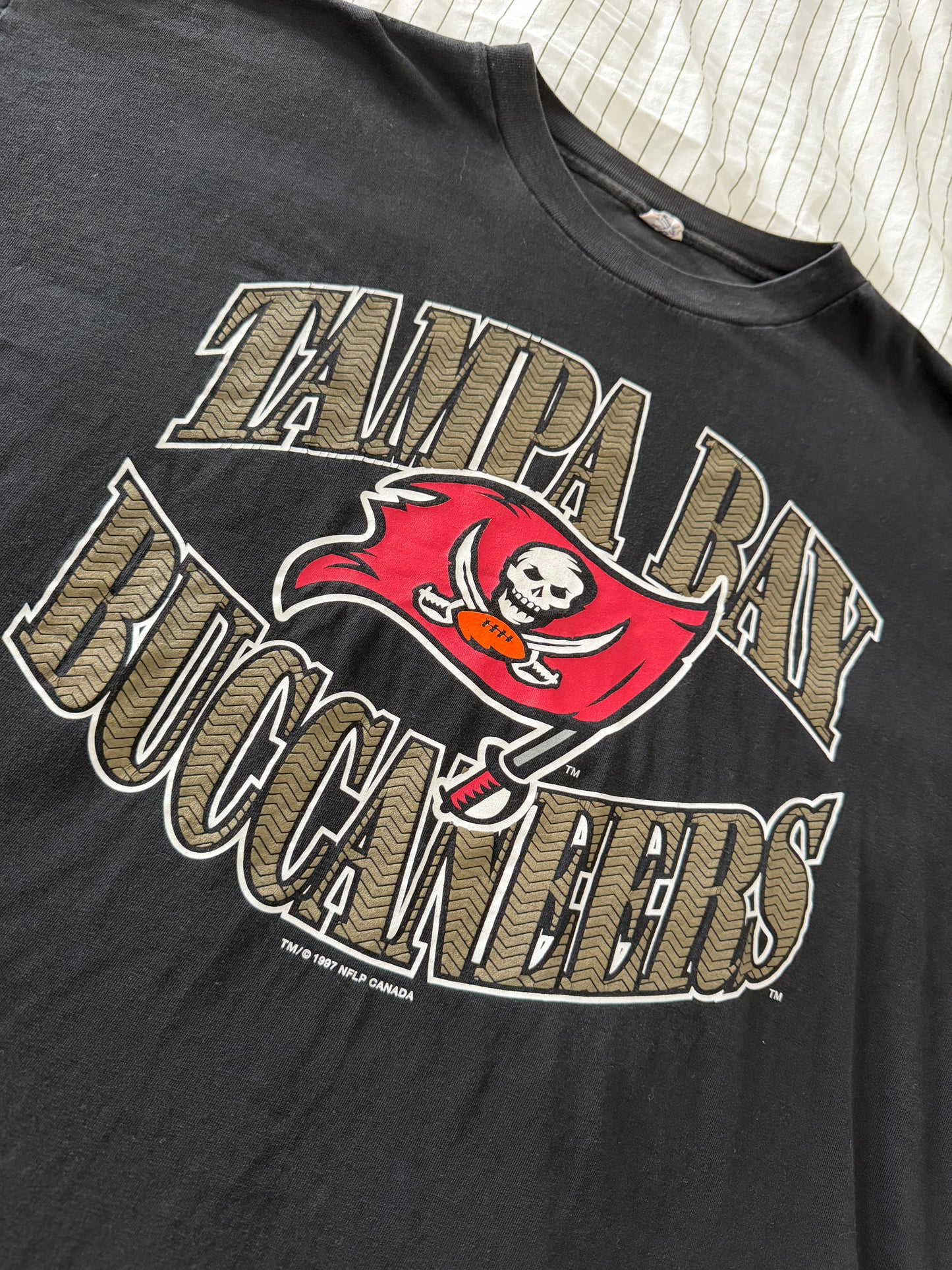 1997 buccaneers tee xl starter